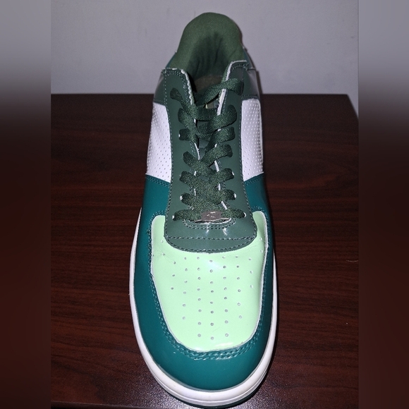 A pair of Starbury men's size 14 green sneakers. They're in excellent condition - Picture 7 of 11